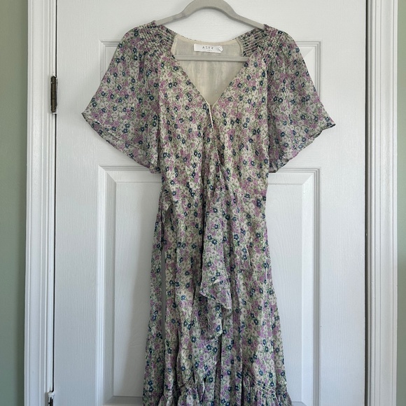 ASTR The Label Adella Floral Ruffle Midi Dress, Size Small - Picture 4 of 8